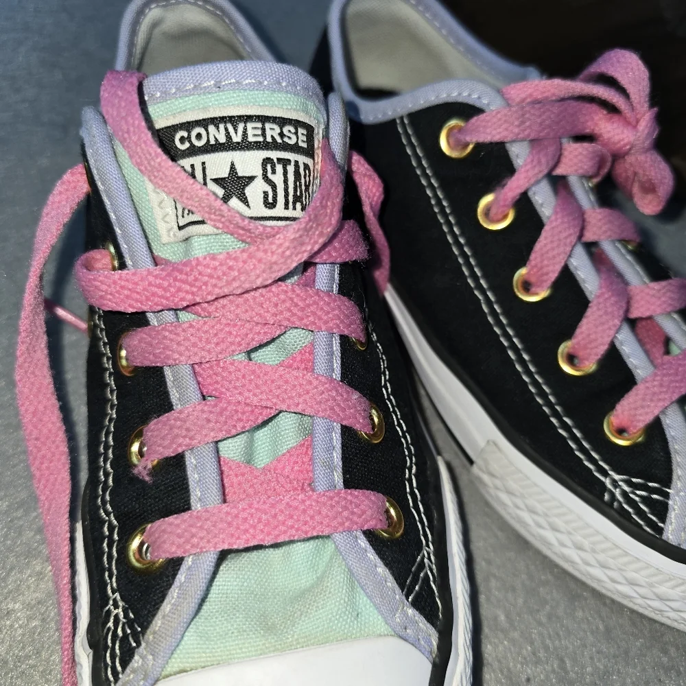 Kids Converse All stars Black and Pink Sneakers Size 13.5Y